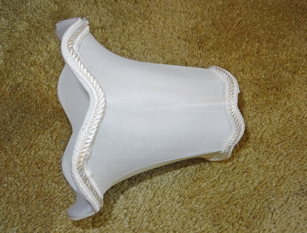 Light Cream Scallop Clip On Bulb Candle Lampshade 6' Diameter Chandelier Shade Retro 4