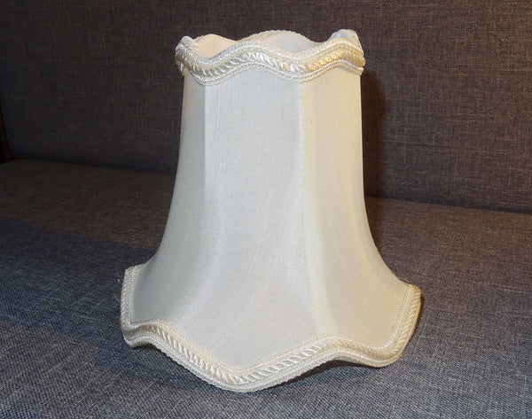 Light Cream Scallop Clip On Bulb Candle Lampshade 6' Diameter Chandelier Shade Retro 5