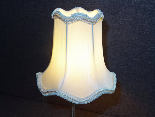 Light Cream Scallop Clip On Bulb Candle Lampshade 6' Diameter Chandelier Shade Retro 7